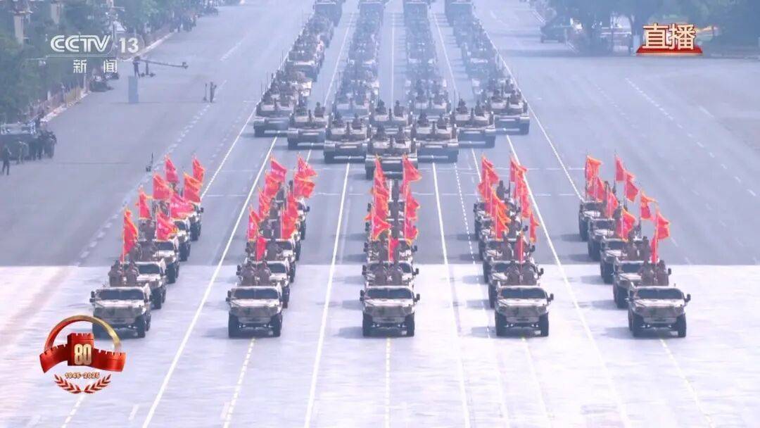 高德红外多型光电系统亮相阅兵现场